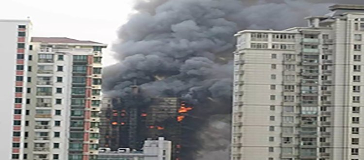 揪心！24樓起火！市中心兩建筑突發火災，共19輛消防車前往撲救